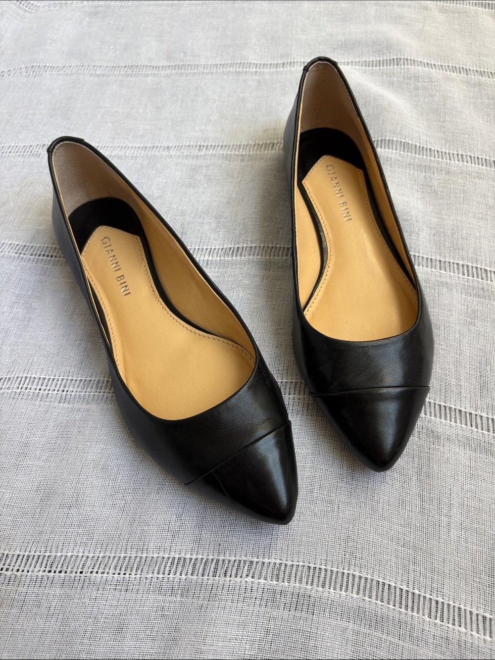Gianni Bini Black Pointed Toe Flats